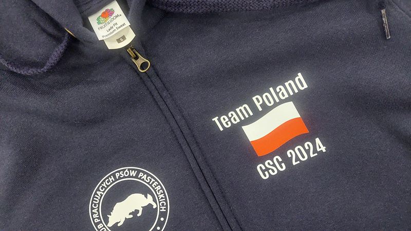 Damska bluza rozpinana z nadrukiem DTF dla Klubu Pracujących Psów Pasterskich