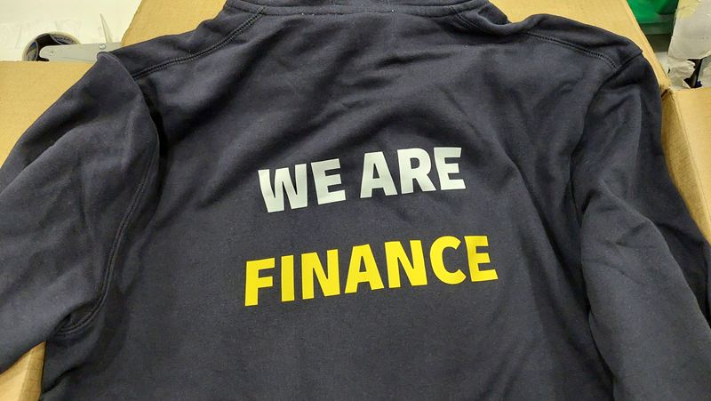 Męska bluza z kapturem z nadrukiem logo DHL na plecach