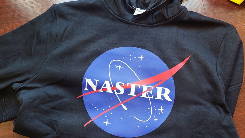 Męska bluza z kapturem z dużym nadrukiem DTF logo firmy Naster
