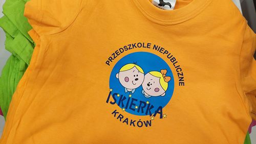Koszulki z nadrukiem DTF – Przedszkole Iskierka