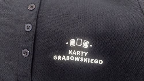 Haft komputerowy na koszulkach polo – Karty Grabowskiego