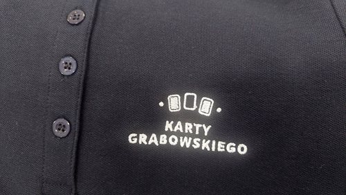 Koszulka polo z haftowanym logo Karty Grabowskiego