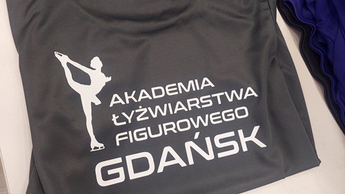Nadruk DTF na koszulce sportowej Akademii Łyżwiarstwa Figurowego